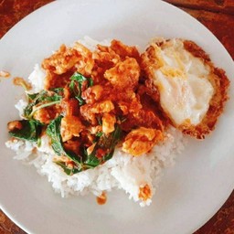 ข้าวผัดพริกแกงหมู