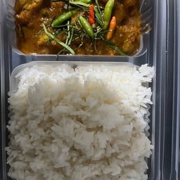 ข้าวแกงคั่วพริกซี่โครงหมู