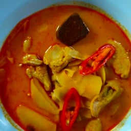 แกงคั่วไก่หน่อไม้ดอง