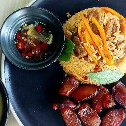 ข้าวผัดพะแนงเนื้อ+ซุปสาหร่าย