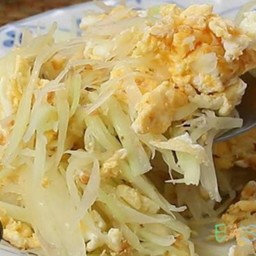 ผัดมะละกอใส่ไข่เป็นกับ