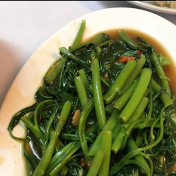 ผัดผักบุ้งไฟแดง