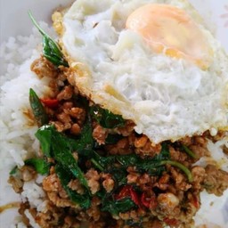 [อร่อยซ่ากับโค้ก] ข้าวกระเพราหมูสับ+ไข่ดาว +  โค้ก ออริจินัล (กระป๋อง)