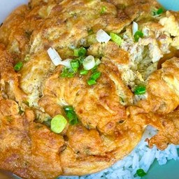 ไข่เจียวหมูสับราดข้าว