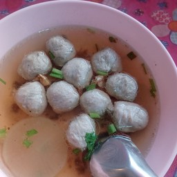 ลูกชิ้นเนื้อลวก