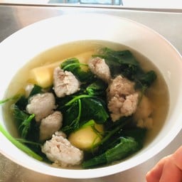 แกงจืดเต้าหู้หมูสับใบตำลึง