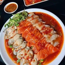 ตำชู้รัก ยำชู้รส (แจ่วฮ้อน เนื้อย่าง ลาบก้อย ซอยจุ๊)