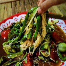 ตำข้าวปุ้นก้านจองยาว