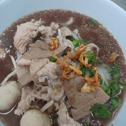 วุ้นเส้นหมูรวมน้ำตก