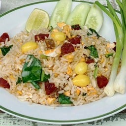 ข้าวผัดคะน้าปลาเค็ม