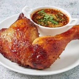 ไก่อบถัง มิสเตอร์ไฮ้ + ตำนานผัดไทย สาขาตลาดมหาสิน สุขุมวิท101/1