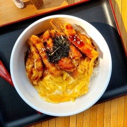 ข้าวหน้าแซลม่อนไข่ข้น อิเซไก