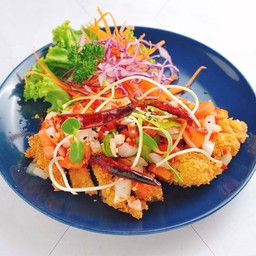 ยำไก่กรอบ