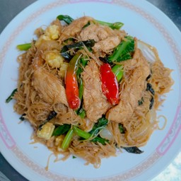 ก๋วยเตี๋ยวผัดขี้เมาไก่