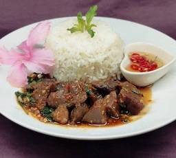 ข้าวราดกระเพราเนื้อเปื่อย