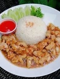 ข้าวราดทอดกระเทียม