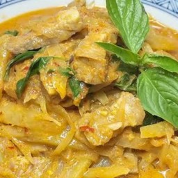 แกงกะทิมะละกอสับใส่ไก่