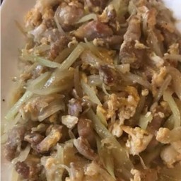 ผัดมะละกอใส่ไก่เป็นกับ