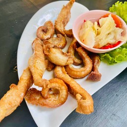 คอหมูทอดน้ำปลา