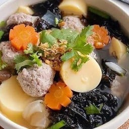 ต้มจืดเต้าหู้หมูสับสาหร่าย