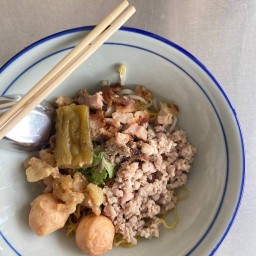 ขบวน ก๋วยเตี๋ยวหมู