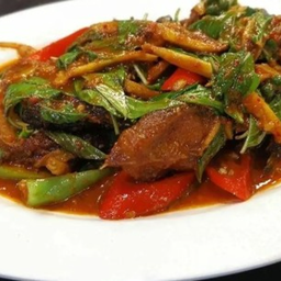 ผัดพริกแกง