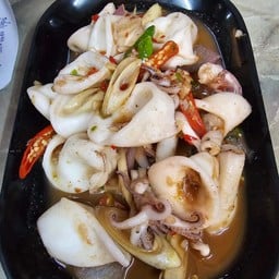 หมึกผัดกะปิ