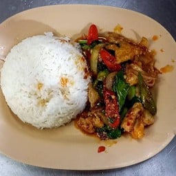 ข้าวราดน้ำพริกเผา