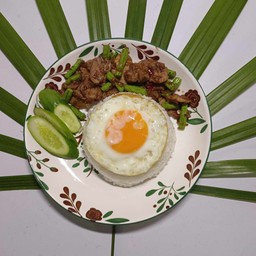 ข้่วหมูผัดกะปิหมู+ไข่ดาว