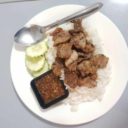 ข้าวไก่ย่างน้ำจิ้มแจ่ว