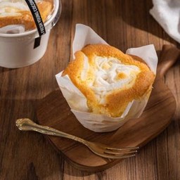 ชิฟฟ่อนมะพร้าวอ่อนลาวา