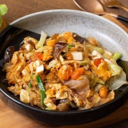 วุ้นเส้นผัดไข่เค็ม