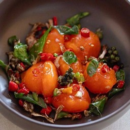 ไข่ครอบผัดพริกขี้หนู