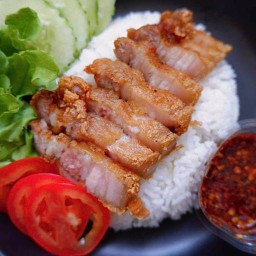 Meมี “กระเพราะ ข้าวผัด อาหารตามสั่ง”