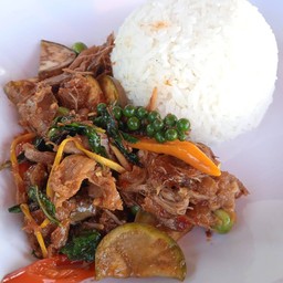 ข้าวผัดเผ็ดเป็ดย่าง