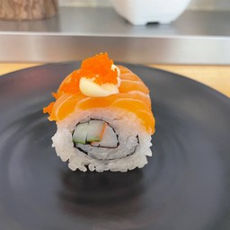 แซลมอนสด มายองเนส  โรล