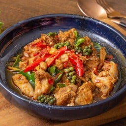 ผัดเผ็ดกระดูกอ่อน