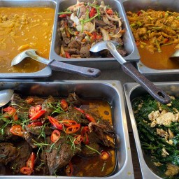 ครัวแม่ศยา สาขา2 ข้าวแกง แกงถุง อาหารตามสั่งรสเด็ด