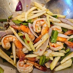 ยำกุ้งสุกมะม่วง
