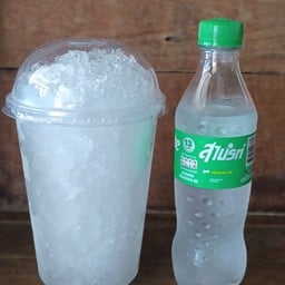 ร้านก๋วยเตี๋ยวไก่มะระ บันไดอิฐ