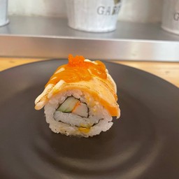 แซลมอน เบิร์น พริกเผา โรล