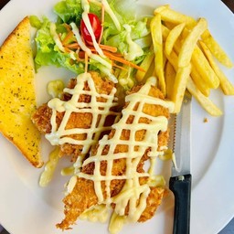 สเต๊กไก่ชุบเกล็ดขนมปัง