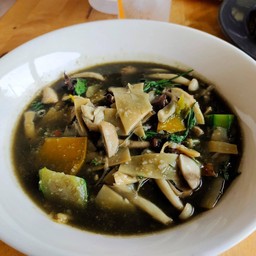 แกงหน่อไม้สด(น้ำยานาง)