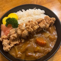 ข้าวแกงกะหรี่ไก่คาราเกะ