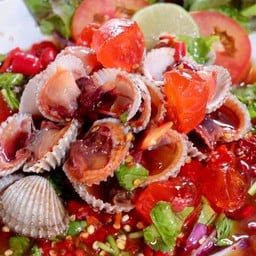 ยำหอยแครง+ไข่แดงเค็ม