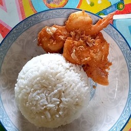 ข้าวกุ้งทอดกระเทียม