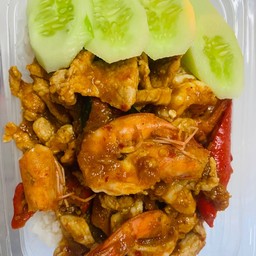 ข้าวราดพริกแกงหมูกุ้ง
