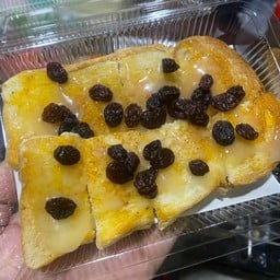 ปังปิ้งเนยนม ลูกเกด