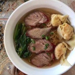 หมี่เกี๊ยวหมูแดงน้ำ