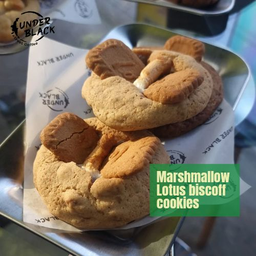 Marshmallow Lotus Biscoff Cookies